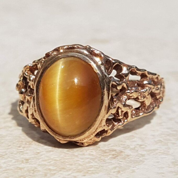 Ornate Rose Gold Tigers Eye Signet Ring, a UK K 1/2 or a US 5 3/4.