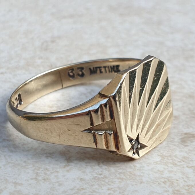 Diamond Set Sunray Signet Ring in 9ct Gold, a UK U 1/2 or a US 10 1/2