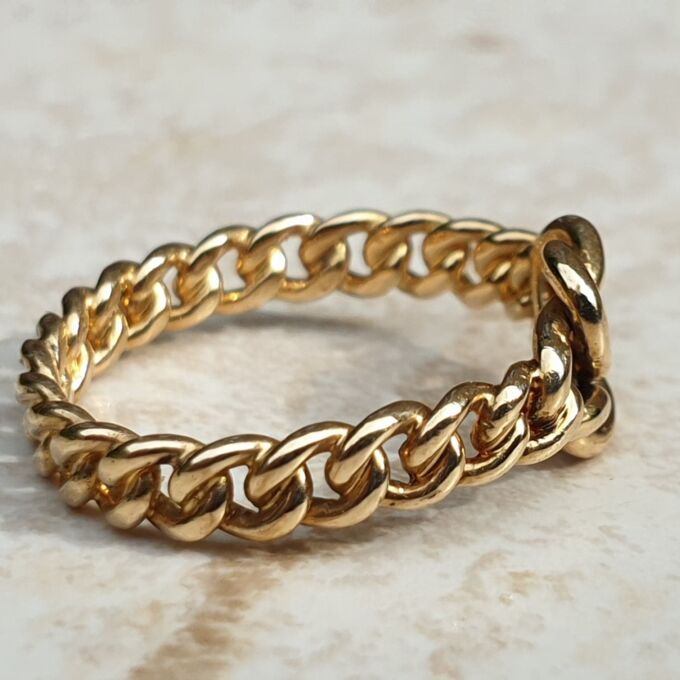 Knot Ring in 18ct Gold, a UK K or a US 5 1/2