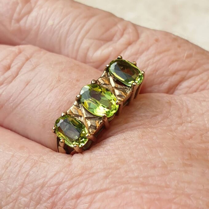 Peridot Three Stone Ring in 9ct Gold.