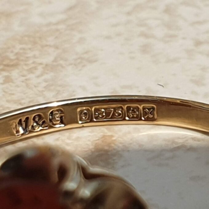 Madeira Citrine Oval Solitaire Ring in 9ct Gold,  a UK P 1/2 or a US 8.