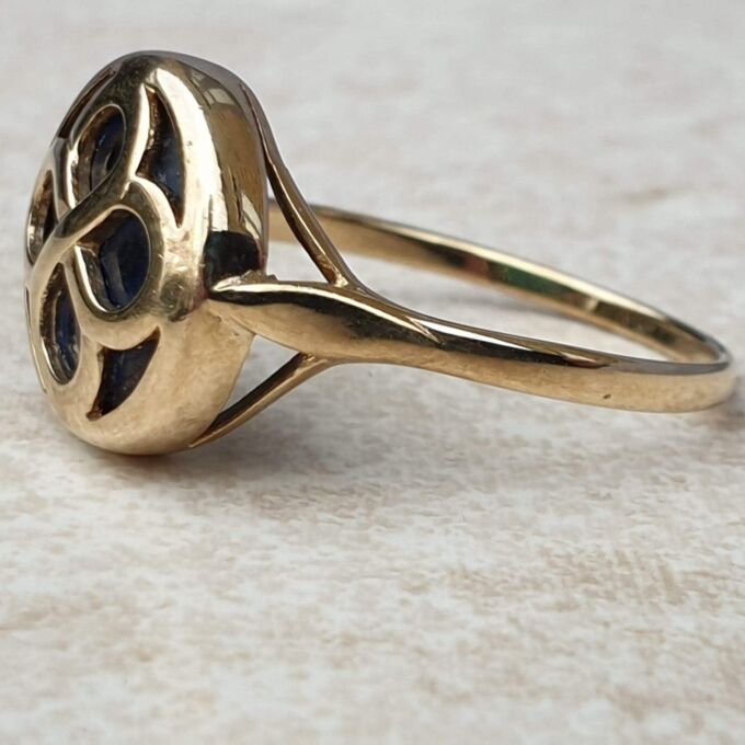 Abalone Shell Ring in 9ct Gold,  a UK R 1/2 or a US 9 1/4