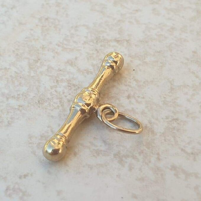 Small T Bar Fob Charm in 9ct Gold.