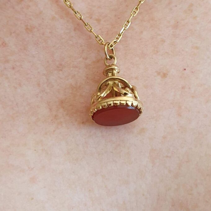 Carnelian Fob Pendant in 9ct Gold