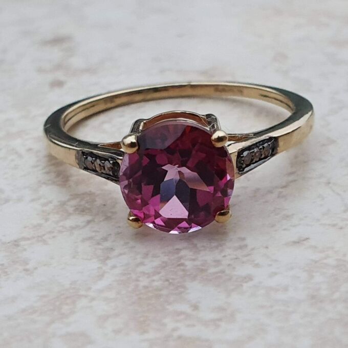 Pink Sapphire Ring in 9ct Gold, a UK R or a US 9.