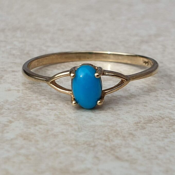 Turquoise Coloured Cabochon in 9ct Gold,  a UK O or a US 7 1/2.