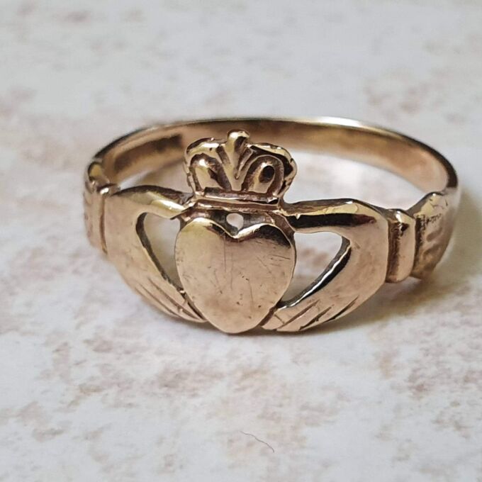 Reserved – Claddagh Heart, Crown & Hands Ring in 9ct Gold, a UK M or a US 6 1/2