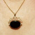 Carnelian and Onyx Spinner Fob in 9ct Gold