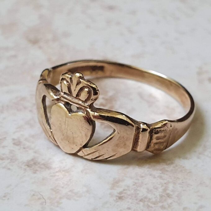 Reserved – Claddagh Heart, Crown & Hands Ring in 9ct Gold, a UK M or a US 6 1/2