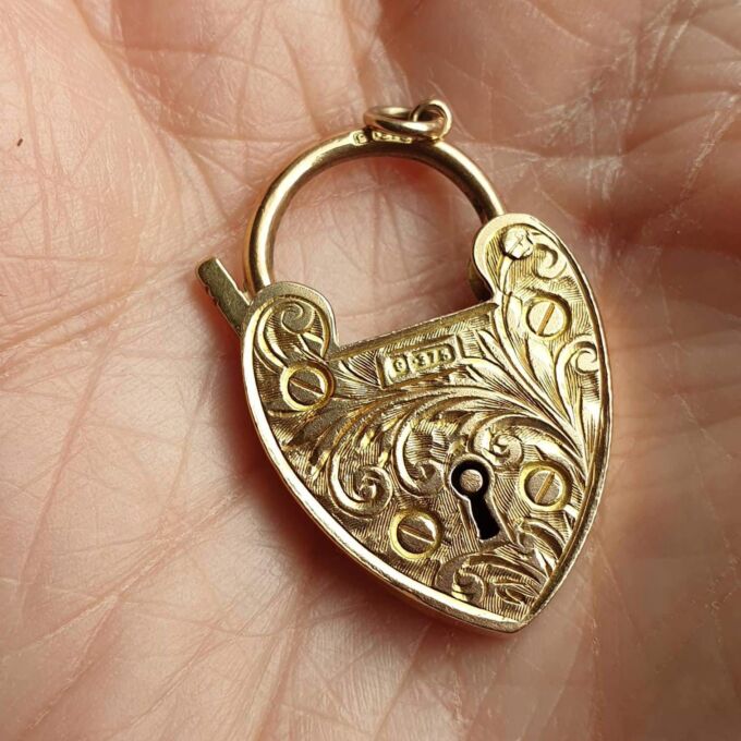 Incredibly Detailed Edwardian Heart Padlock in 9ct Gold