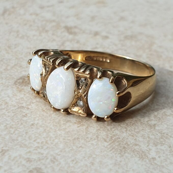 Chunky Three Stone Opal Ring in 9ct Gold, a UK M 1/2 or a US 6 3/4.