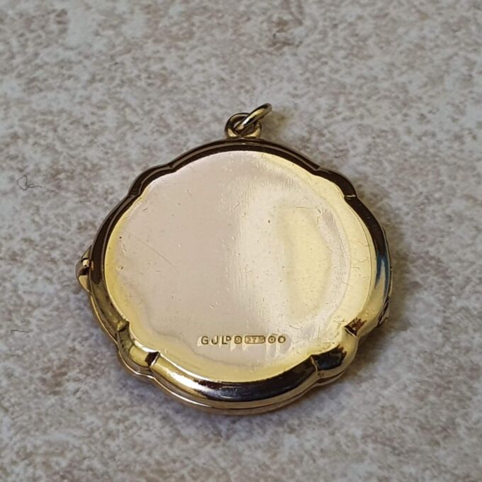 Ornate Flower Locket in 9ct Gold
