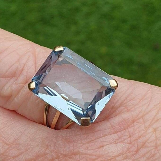 Synthetic Blue Spinel Solitaire Ring in 9ct Gold.