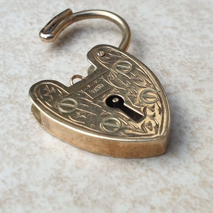 Vintage Engraved Heart Padlock in 9ct Gold