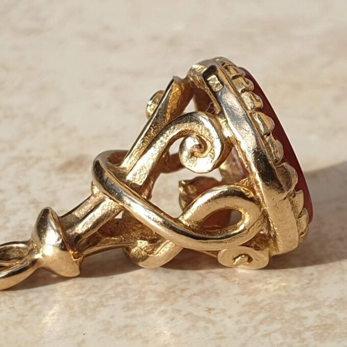 Carnelian Fob Pendant in 9ct Gold