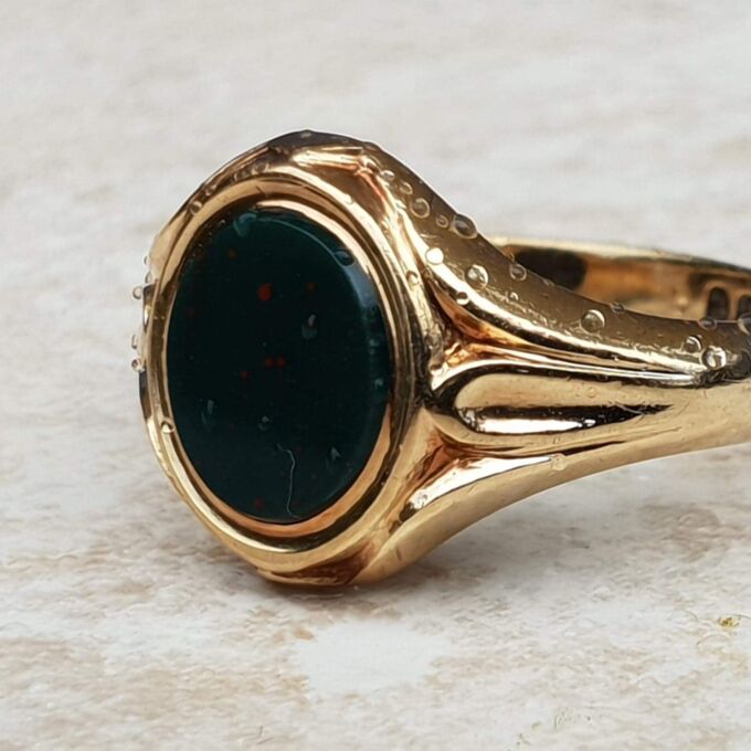 Timeless Oval Bloodstone Signet Ring in 9ct Gold, a UK K 1/2 or a US 5 3/4.