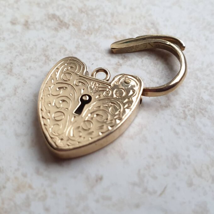 Swirl Pattern Heart Padlock in 9ct Gold