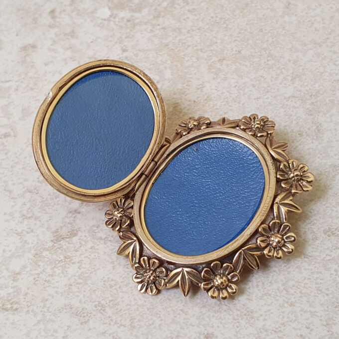 Incredibly Ornate Locket with Brooch and Pendant Options in 9ct Gold.