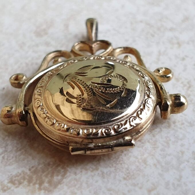 Spinning Locket Fob Pendant in 9ct Gold