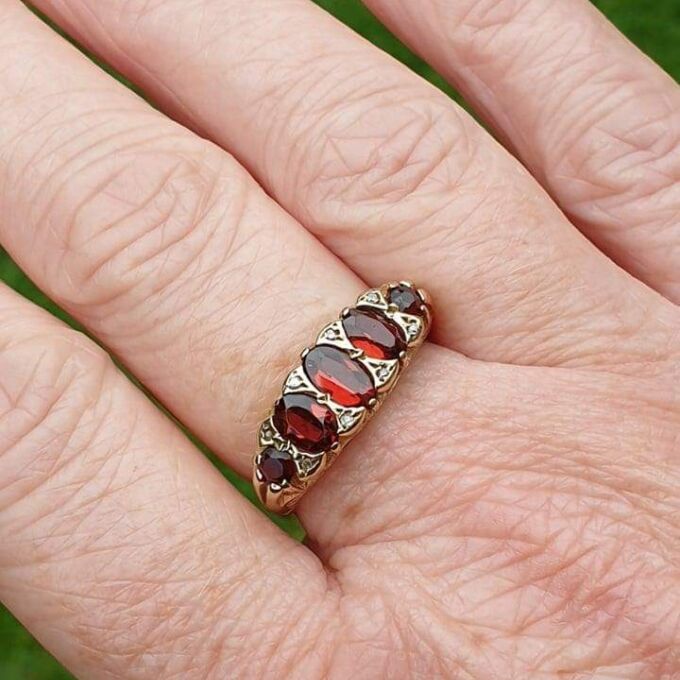 Five Stone Garnet Ring in 9ct Gold.