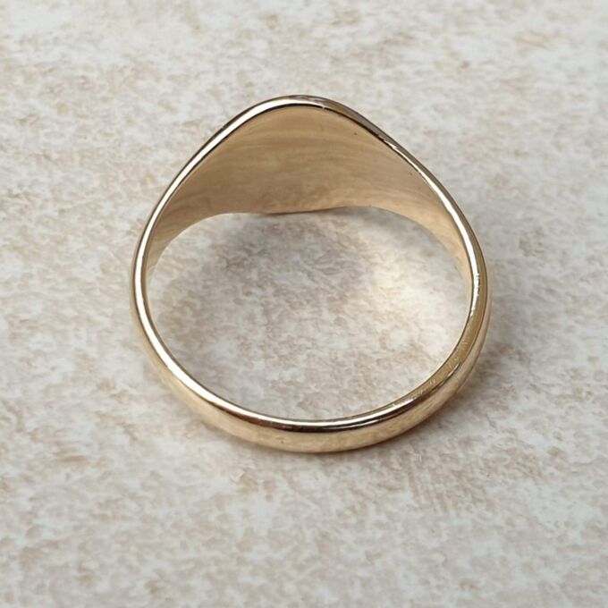 Classic Vintage Signet Ring in 9ct Gold, a UK L or a US 6
