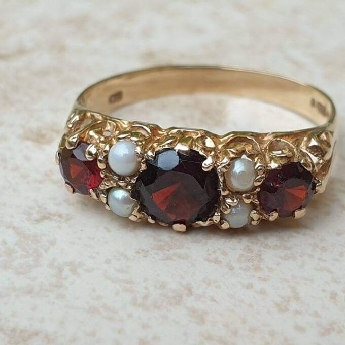 Garnet and Seed Pearl Ring in 9ct Gold.