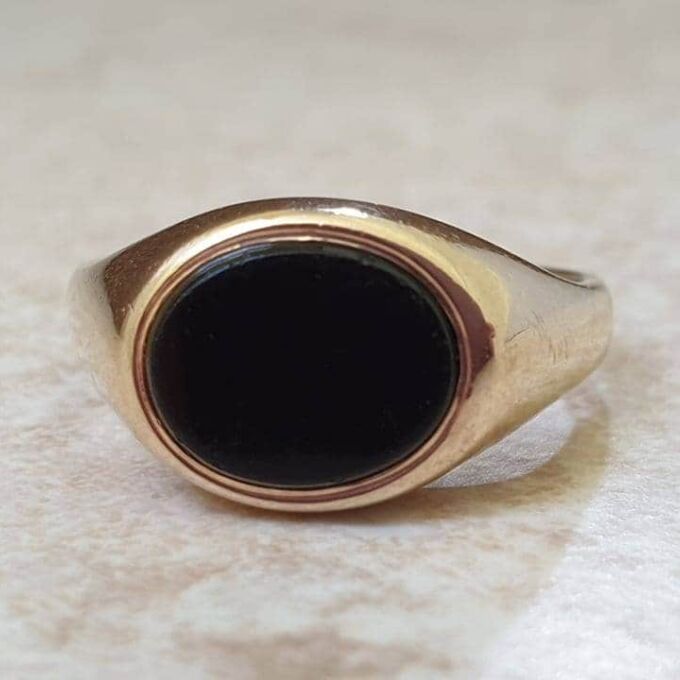 East West Oval Onyx Signet Ring in 9ct Gold.
