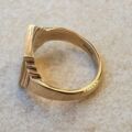Heavy Checkerboard Design Signet Ring in 9ct Gold, a UK O or a US 7 1/2.