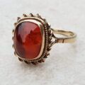 Garnet Cabochon Ring in 9ct Gold, a UK M – M 1/2 or a US 6 1/2.