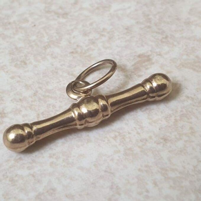 Small T Bar Fob Charm in 9ct Gold.
