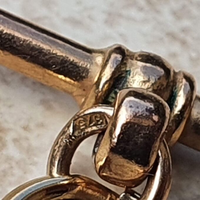 Plain T or Albert Bar in 9ct Gold