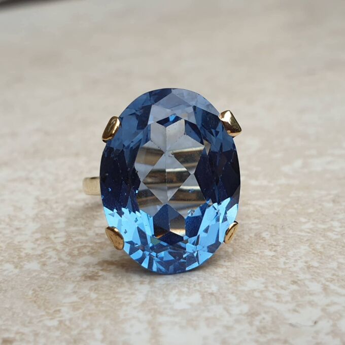 Enormous Synthetic Blue Spinel Kapow Ring in 9ct Gold, a UK K or a US 5 1/2.