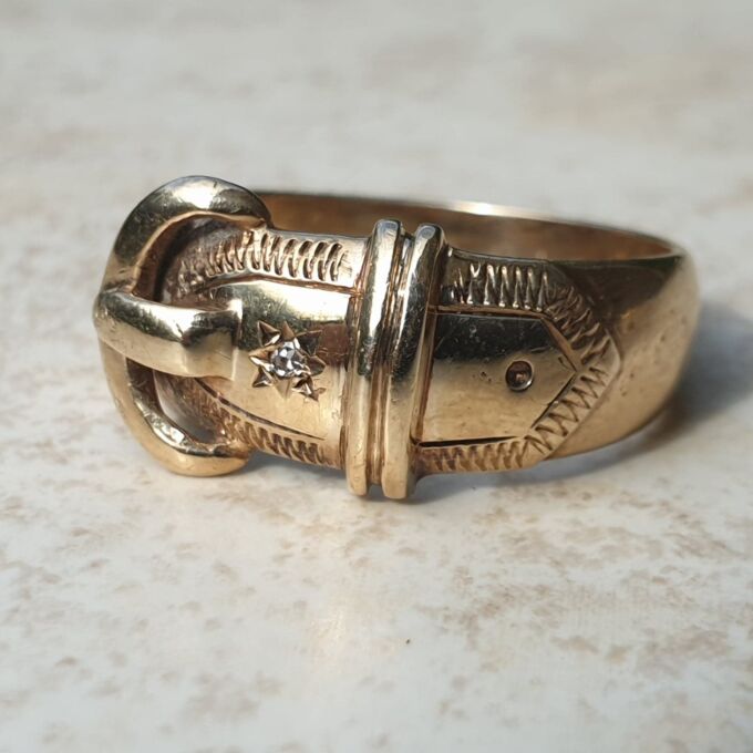 Diamond Set Buckle Ring in 9ct Gold, a UK S or a US 9 1/2.