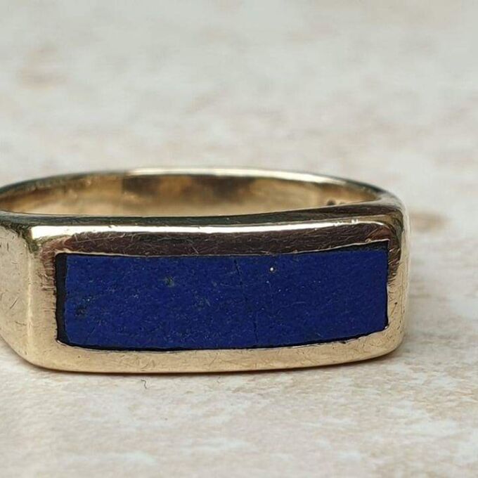 Lapis Lazuli Signet Ring in 9ct Gold, a UK L 1/2 or a US 6 1/4