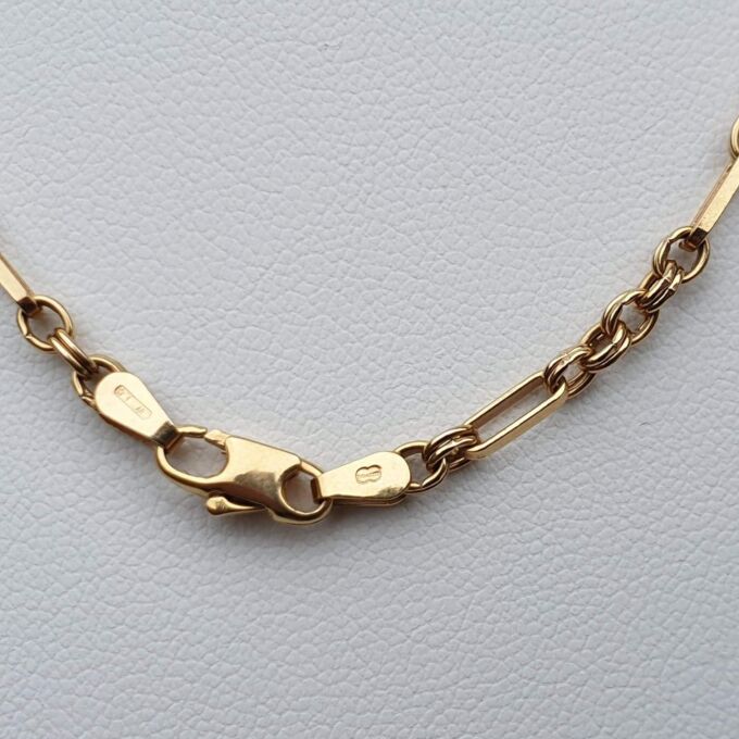 Fancy Belcher Chain in 9ct Gold,  16 inches in length.