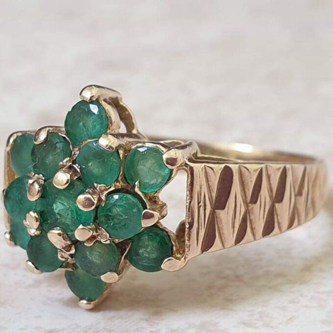 Emerald Cluster Ring in 9ct Gold.