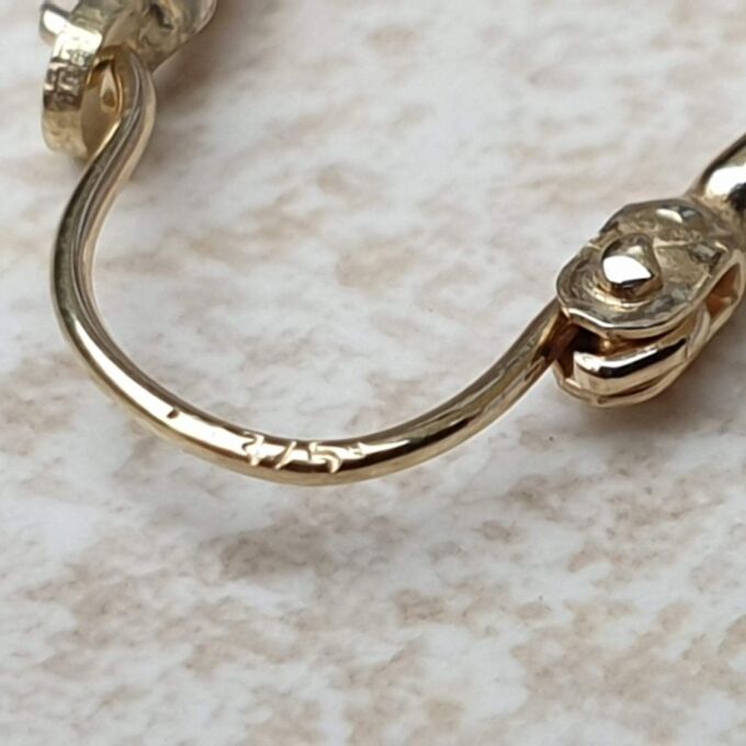 Creole Oval Hoop Earrings in 9ct Gold.