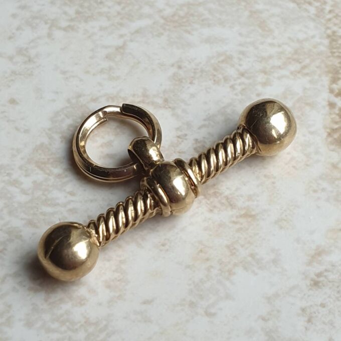 Twisted Design T Bar Fob Pendant in 9ct Gold.