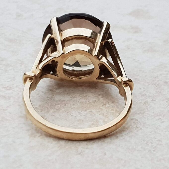 Large Citrine Solitaire Ring in 9ct Gold, a UK almost M 1/2 or a US 6 3/4.