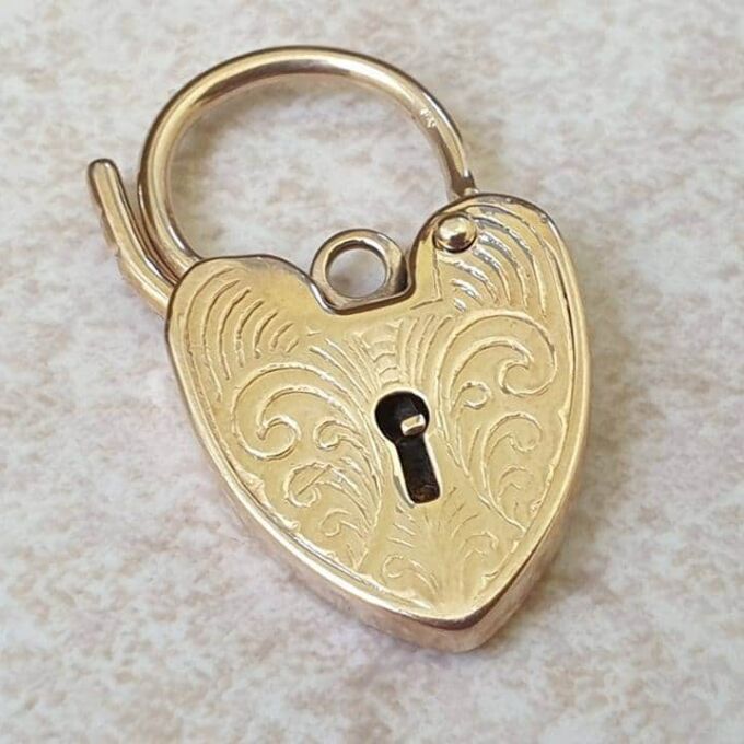 Engraved Front Fully Working Heart Padlock in 9ct Gold