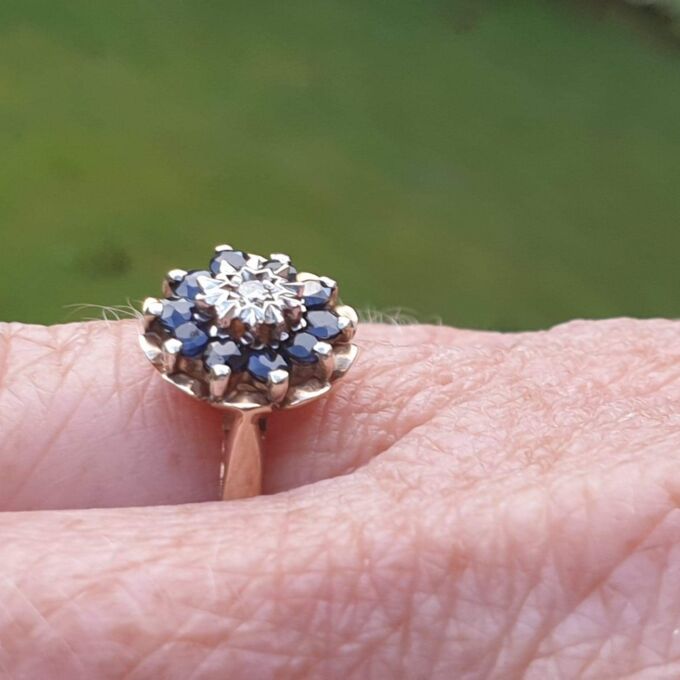 Sapphire and Diamond Cluster Ring in9ct Gold, a UK J 1/2 or a US 5 1/4