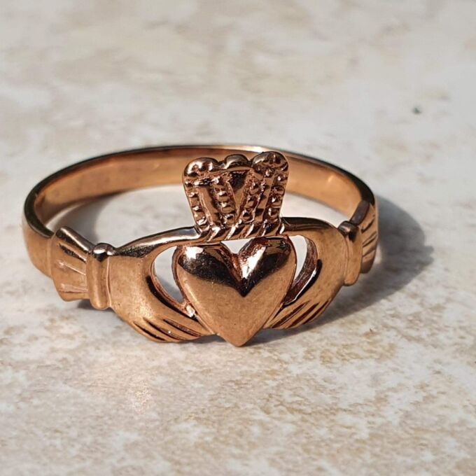Simple Claddagh Ring in 9ct Rose Gold, a UK L 1/2 or a US 6 1/4