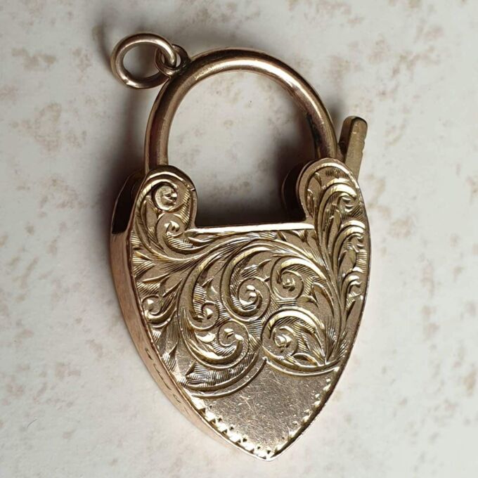 Incredibly Detailed Edwardian Heart Padlock in 9ct Gold