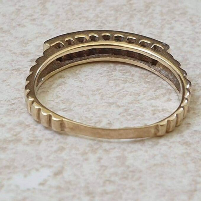Channel Set Sapphire Ring in 9ct Gold, a UK L 1/2 or a US 6 1/4