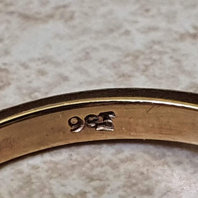 Heavy Smoky Quartz Ring in 9ct Gold.