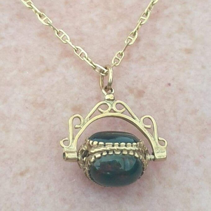 Three Stone Cabochon Spinner Fob Pendant in 9ct Gold