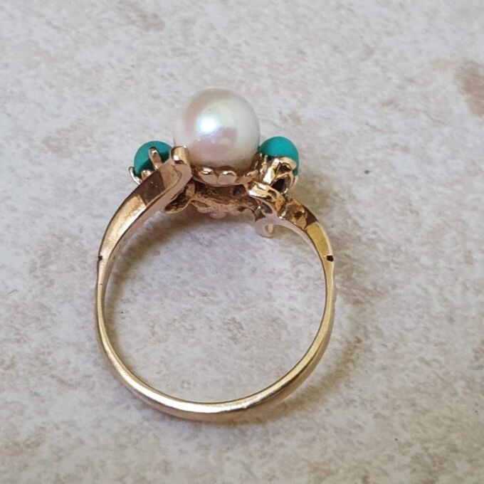 Pearl and Turquoise Bypass Ring in 9ct Gold.