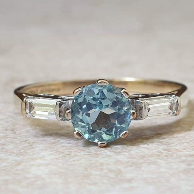 Topaz and Ring in 9ct Gold,  a UK O or a US 7 1/2