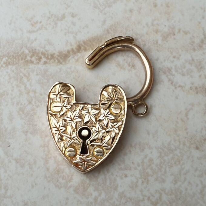 Antique Engraved Heart Padlock in 9ct Gold