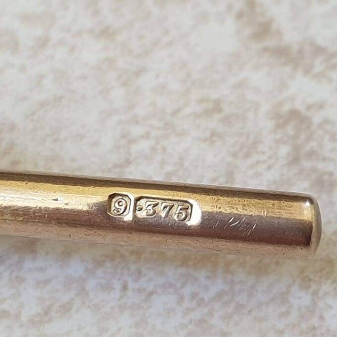Vintage Heavy Plain T Bar Fob Pendant in 9ct Gold.